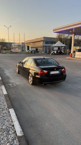 Foto BMW Serie 3 E90 2007 - 325i e90 manuale con autobloccante