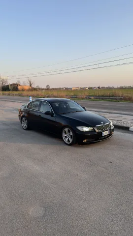 Foto BMW Serie 3 E90 2007 - 325i e90 manuale con autobloccante