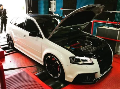 Foto Audi RS3 2012 - UNICA AUDI RS3 8P STAGE 3 / RECARO / BOSE