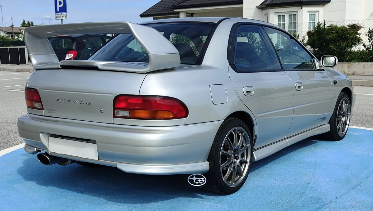 Subaru Impreza 1999 - Subaru Impreza 2,0 Turbo 4x4 ( INTERNI BLU )