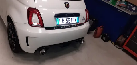 Photo Abarth 595 2015 - Abarth 595 Yamaha factory edition