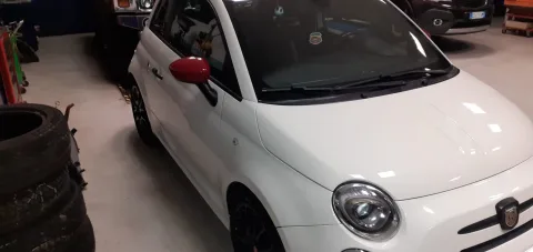Photo Abarth 595 2015 - Abarth 595 Yamaha factory edition