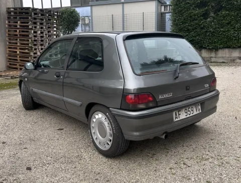 Foto Renault Clio 1995 - Renault Clio 1.8 16v 1995