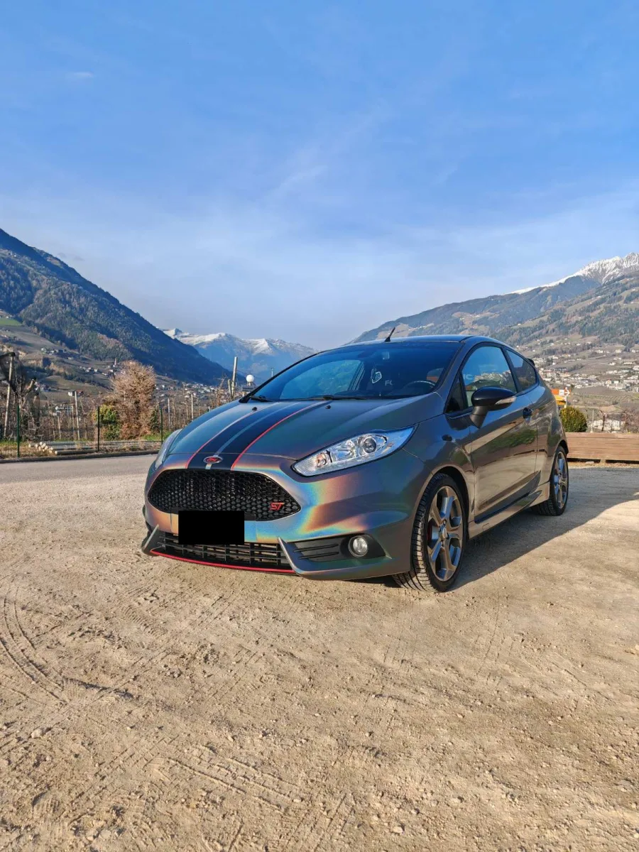 Ford Fiesta ST  Stage 1, psychedelic wrap