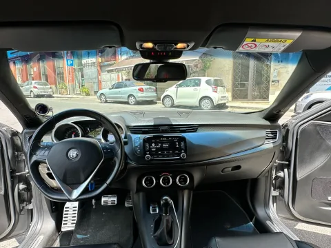 Foto Alfa Romeo Giulietta 2017 - Alfa Romeo Giulietta veloce 1750cc TBI 241cv