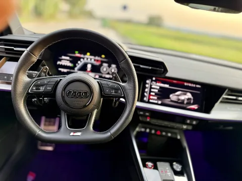 Foto Audi S3 2024 - Audi S3 sportback attitude