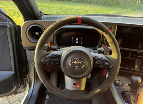 Foto Toyota Yaris GR 2024 - Yaris GR con mods super premium