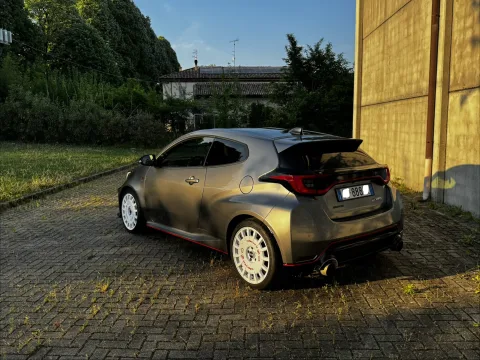 Foto Toyota Yaris GR 2024 - Yaris GR con mods super premium