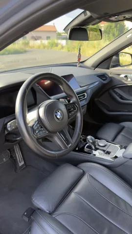 Foto BMW Serie 1 F40 2022 - BMW M135i XDRIVE 2022