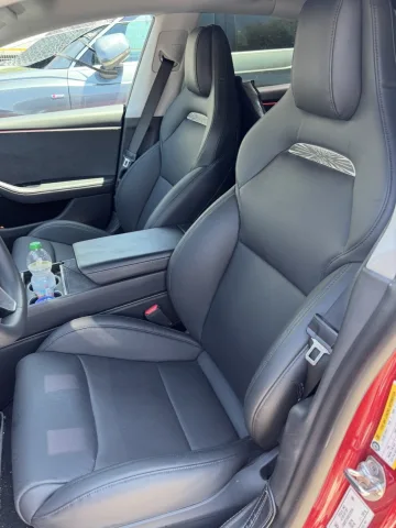 Foto Tesla Model 3 2023 - Veramente unica