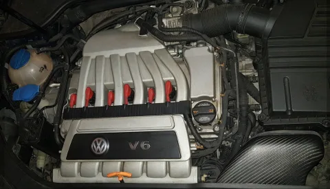 Photo Volkswagen Golf V 2006 - Golf V r32 VR6 MILLTEK + OHLINS