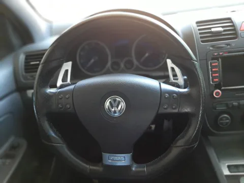 Photo Volkswagen Golf V 2006 - Golf V r32 VR6 MILLTEK + OHLINS