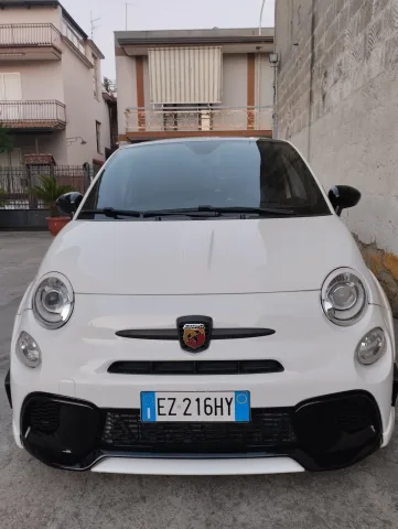 Foto Abarth 595 Turismo 2015 - Abarth 595 turismo kit 70 anniversario