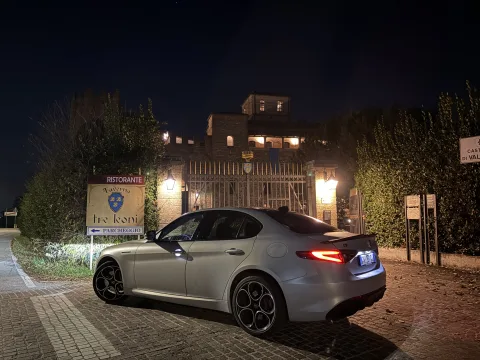 Foto Alfa Romeo Giulia 2024 - Alfa romeo giulia competizione opaca