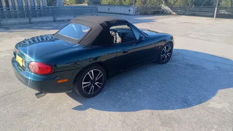 写真 Mazda MX-5 NB 2003 - Auto per intenditori appassionati