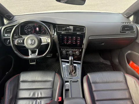 Foto Volkswagen Golf VII.5 2019 - Volkswagen Golf GTI Performance 2.0 TSI DSG | 298 CV