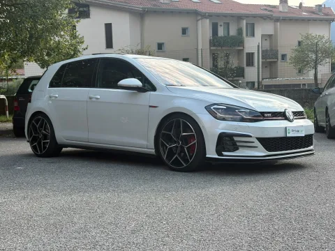 Foto Volkswagen Golf VII.5 2019 - Volkswagen Golf GTI Performance 2.0 TSI DSG | 298 CV