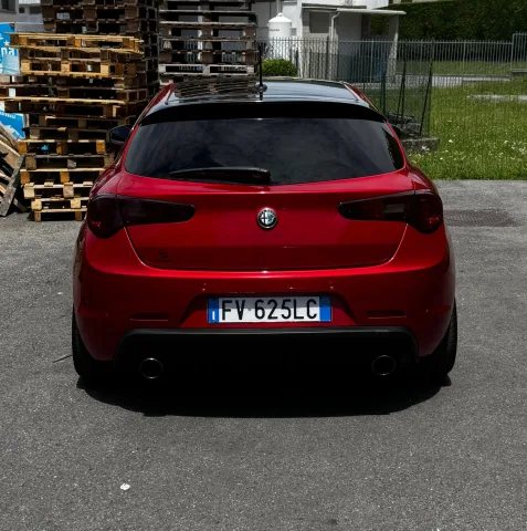 Photo Alfa Romeo Quadrifoglio 2014 - Giulietta quadri verde prezzo trattabile