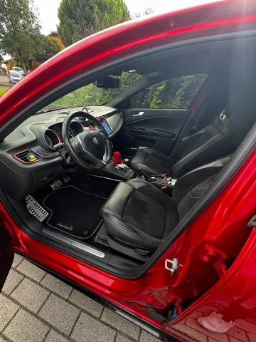 Photo Alfa Romeo Quadrifoglio 2014 - Giulietta quadri verde prezzo trattabile