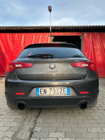 Photo Alfa Romeo Giulietta 2012 - Alfa Romeo Giulietta 1.4 Tjet