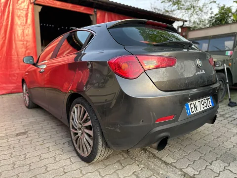 Photo Alfa Romeo Giulietta 2012 - Alfa Romeo Giulietta 1.4 Tjet