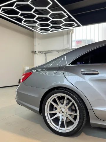 Foto Mercedes CLS 2011 - Splendida Mercedes-Benz CLS 500 V8 (300 kW / 408 CV) del 2011