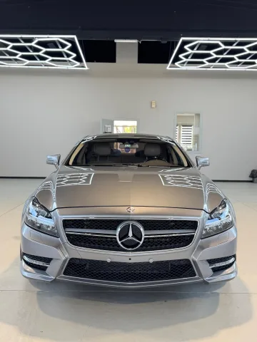 Foto Mercedes CLS 2011 - Splendida Mercedes-Benz CLS 500 V8 (300 kW / 408 CV) del 2011