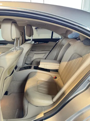 Foto Mercedes CLS 2011 - Splendida Mercedes-Benz CLS 500 V8 (300 kW / 408 CV) del 2011