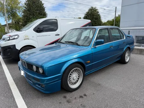 Photo BMW Serie 3 E30 1990 - BMW E30 MECCANICA 1.8 E36 318is 143CV