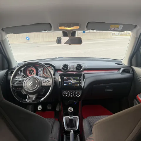 Foto Suzuki Swift 2023 - SUZUKI SWIFT SPORT HYBRID