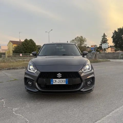 Foto Suzuki Swift 2023 - SUZUKI SWIFT SPORT HYBRID