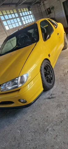 Foto Renault Megane 1998 - RENAULT MEGANE COACH