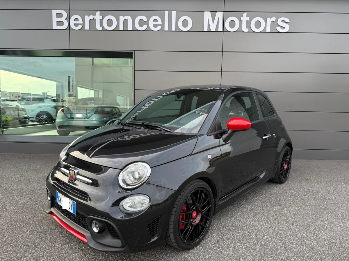 Abarth 595 Pista 2022 - ABARTH 595 F595 1.4 Turbo T-Jet 165CV BLACK/RED PACK-17"