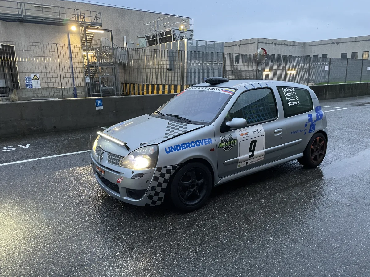 Renault Clio RS 2002 - Clio 2 RS Ph2 - preparata endurance - Ricambi a corredo - motore da riparare