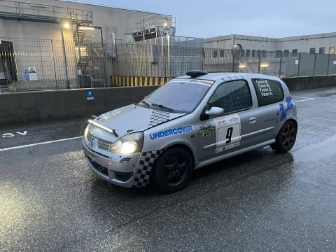 Foto Renault Clio RS 2002 - Clio 2 RS Ph2 - preparata endurance - Ricambi a corredo - motore da riparare