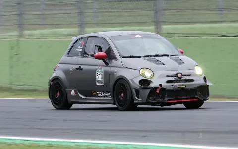 Foto Abarth 595 Pista 2021 - 595 pista track tool